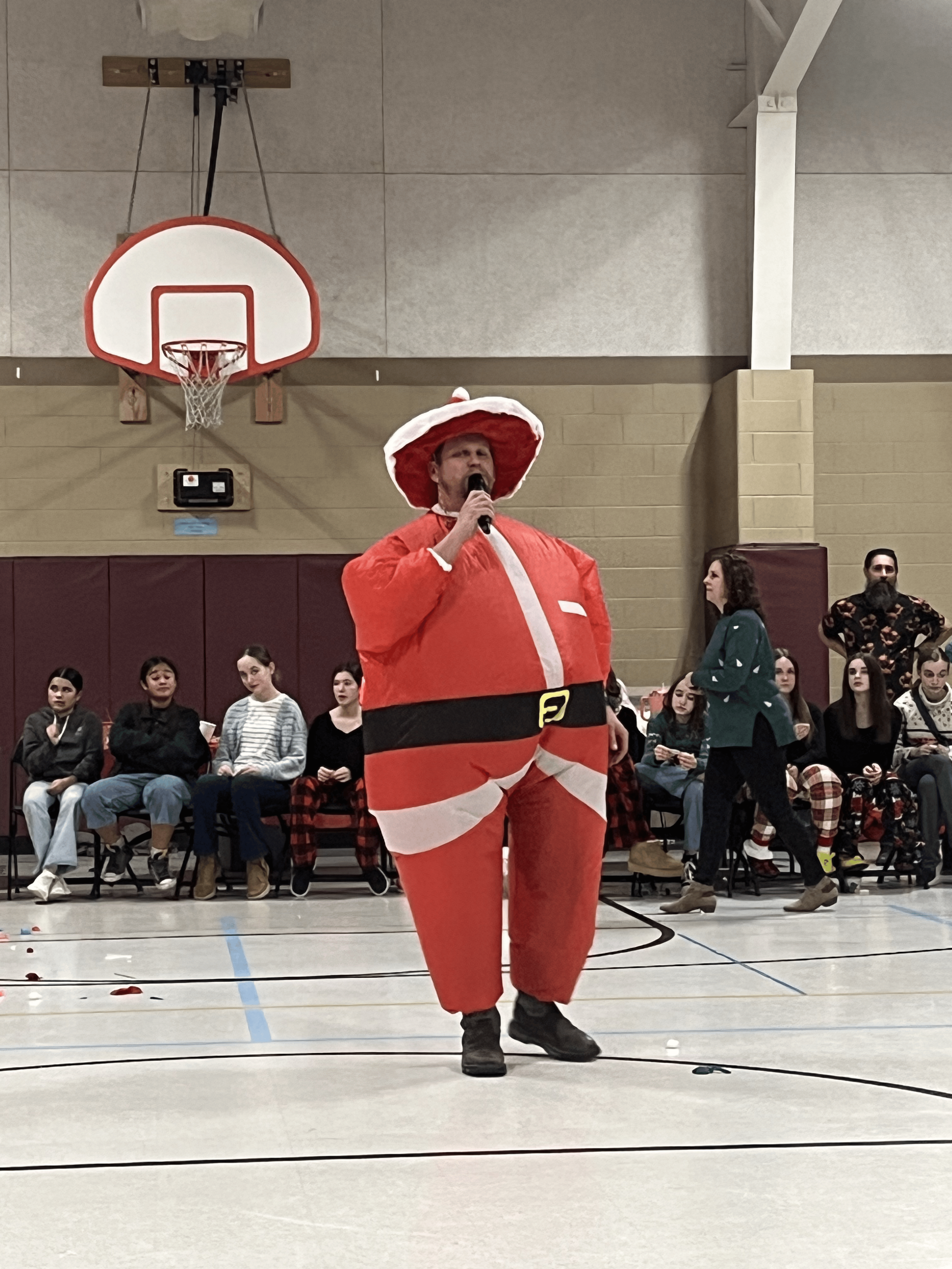 Basic boi Santa Philip